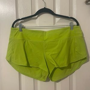 Size 12 Lululemon Speed Up Shorts. 2.5 inseam.